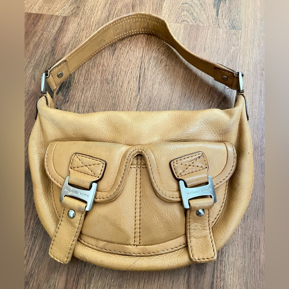 - Michael Kors leather shoulder bag